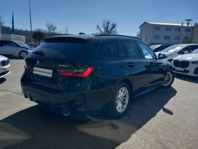 BMW 320 320d M-Sport Touring