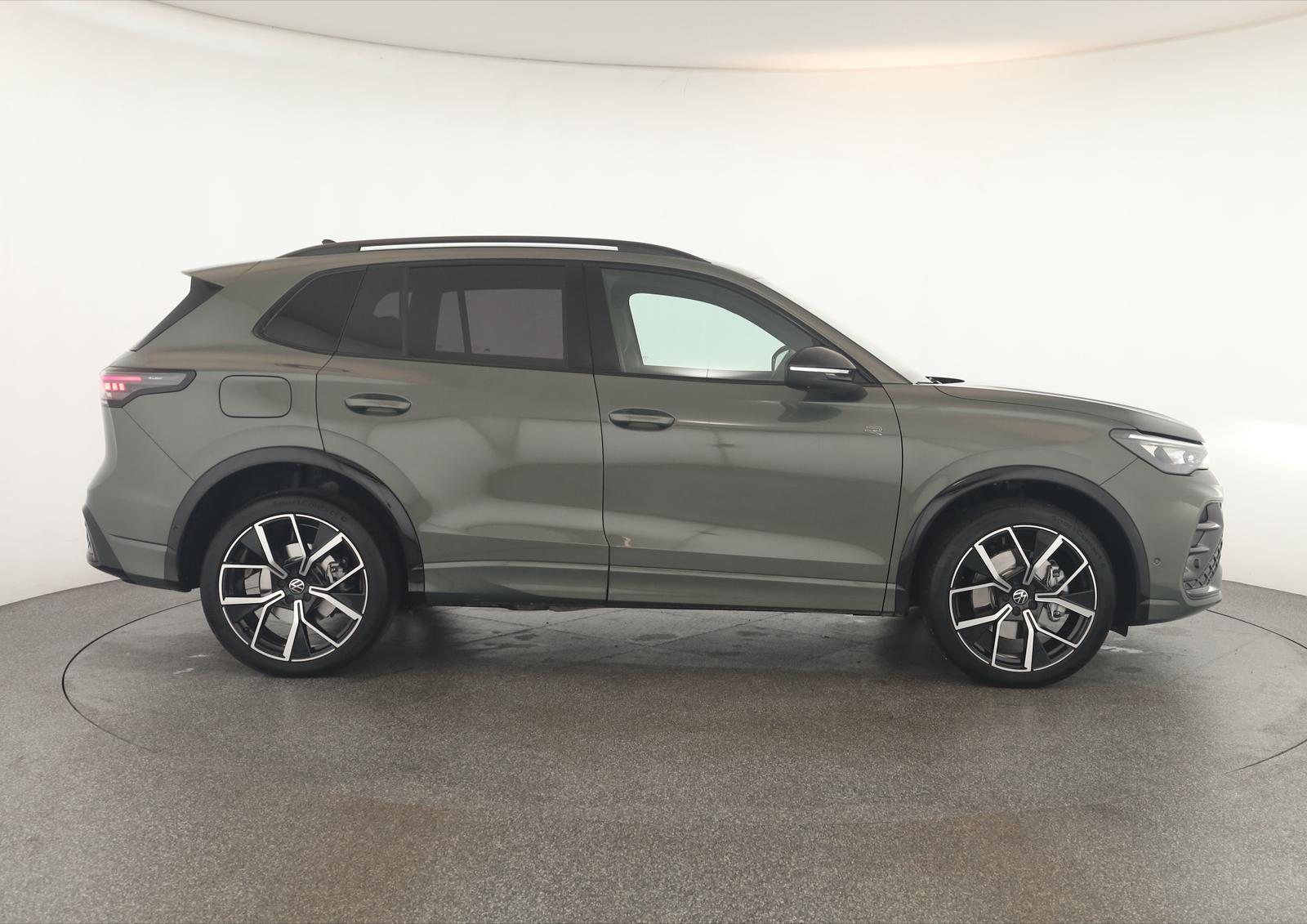 Volkswagen Tiguan 2.0 TSI DSG IQ.Drive R-Line
