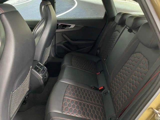 Audi RS4 Avant Quattro