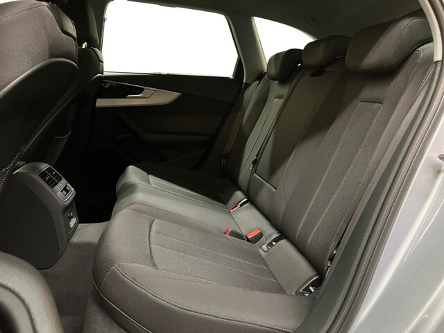 Audi A4 30 TDI Avant S-Tronic