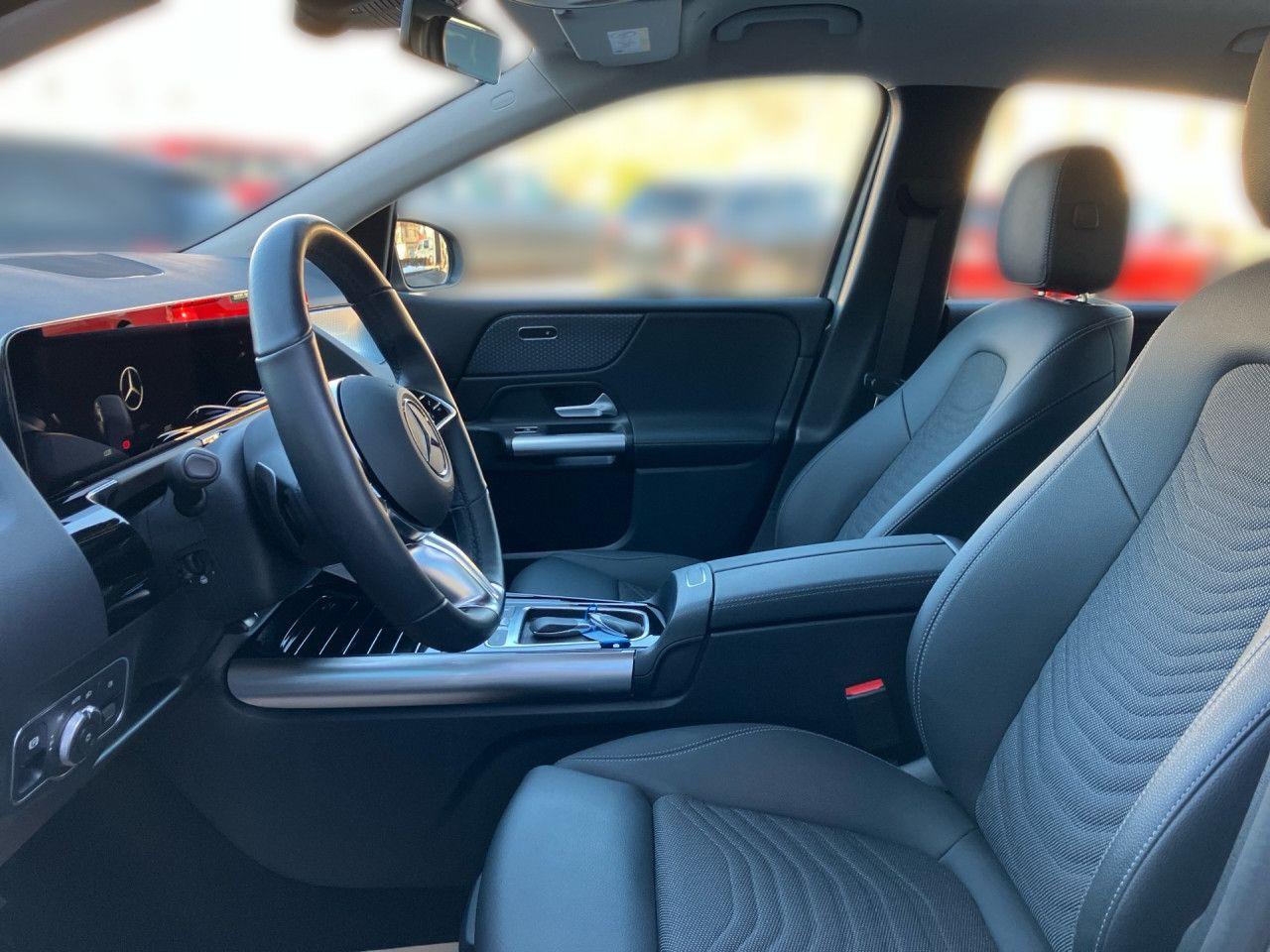 Mercedes-Benz B 180 Sedan