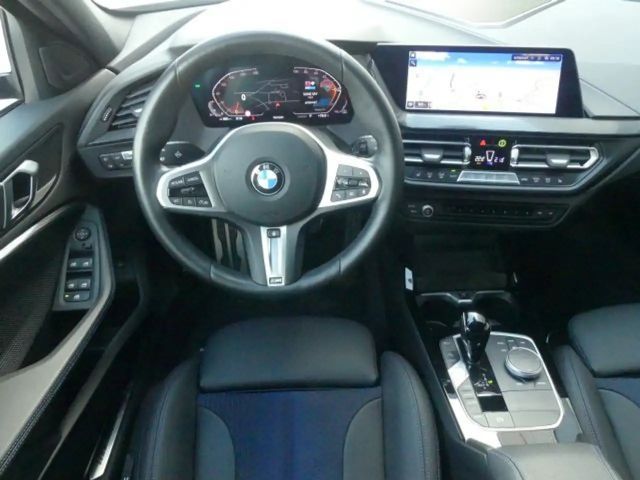 BMW 120 120i Sedan