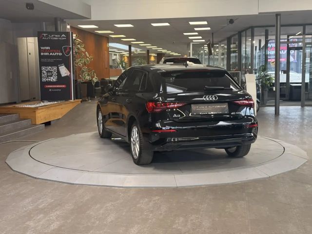 Audi A3 40 TFSI Hybride S-Line Sedan