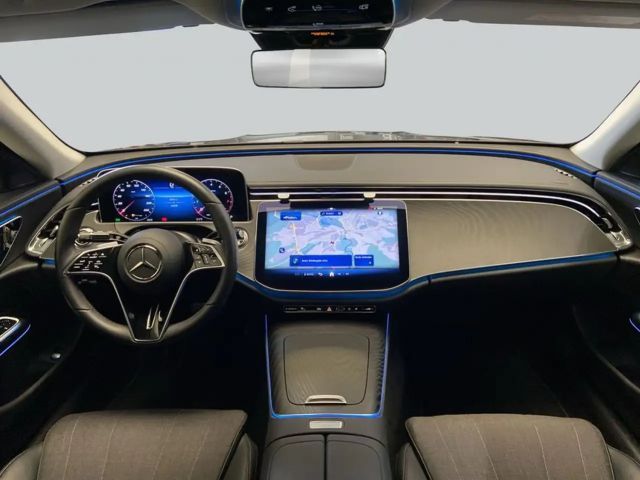 Mercedes-Benz E 200 Sedan