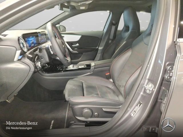 Mercedes-Benz A 250 A 250 e AMG Line