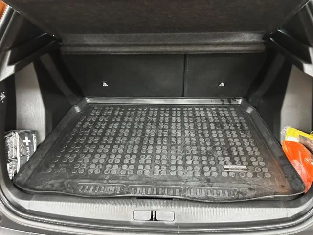 Peugeot E-2008 Active Pack