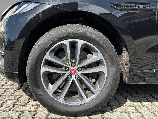 Jaguar F-Pace P400e S