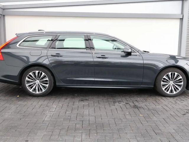 Volvo V90 Momentum