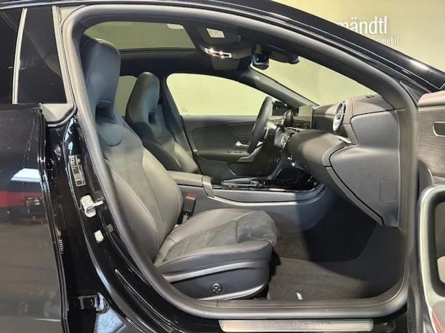 Mercedes-Benz CLA 180 AMG Line Shooting Brake