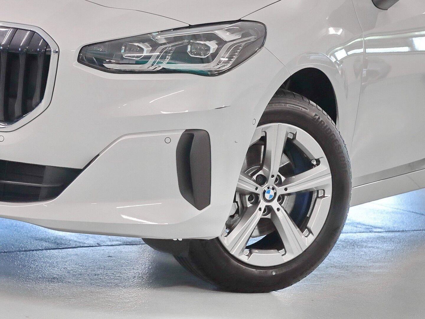 BMW 220 220i Active Tourer