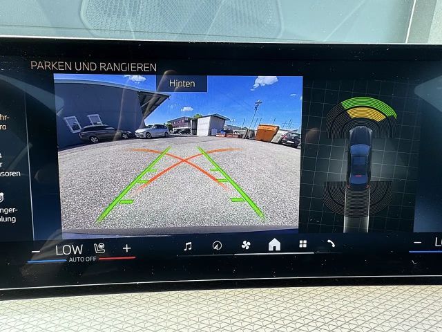 BMW 318 318i M-Sport Sedan