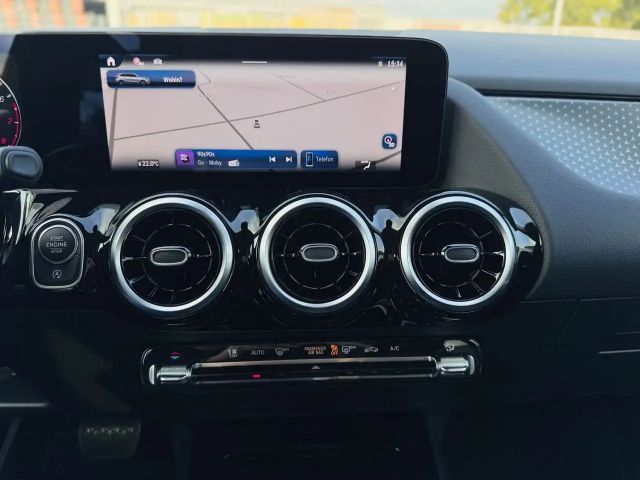 Mercedes-Benz B 200 Progressive Sedan