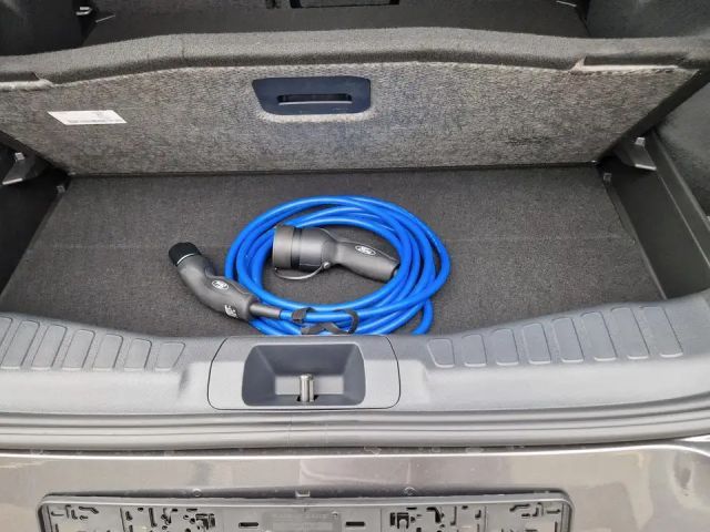 Ford Capri Premium RWD