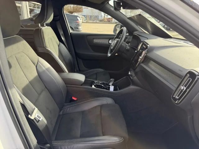 Volvo XC40 R-Design Recharge T5