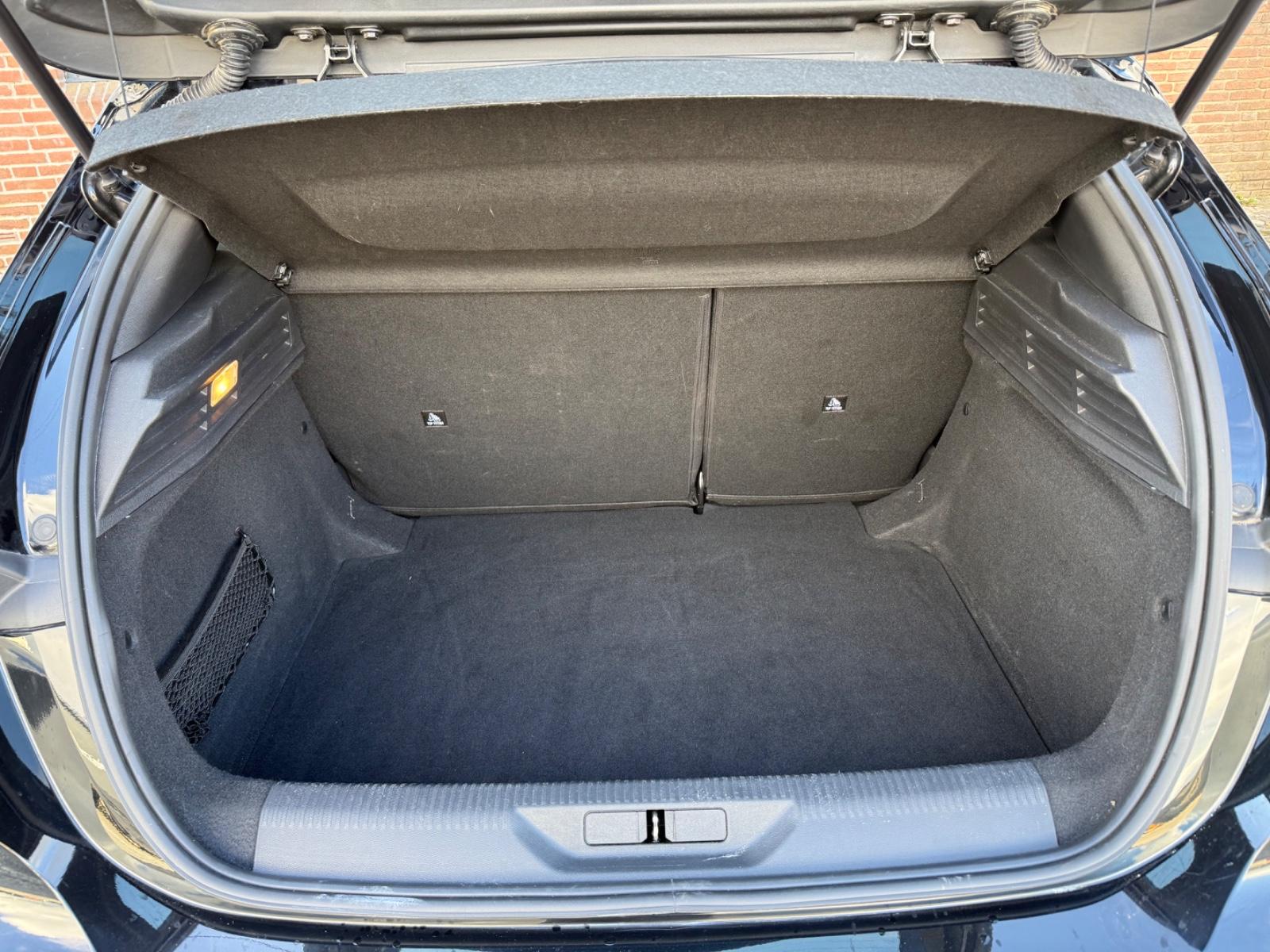 Peugeot 308 1.2 Pure Tech "Active Pack" LED SHZ PDC 1Hd.