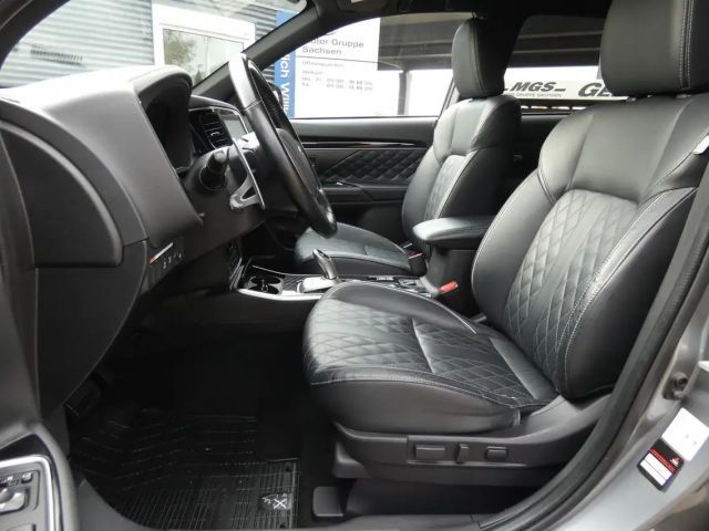 Mitsubishi Outlander 4WD PHEV