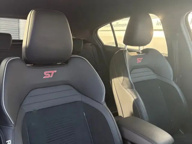 Ford Focus Limited ST Line