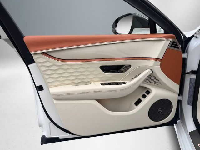 Bentley Flying Spur Hybrid V8