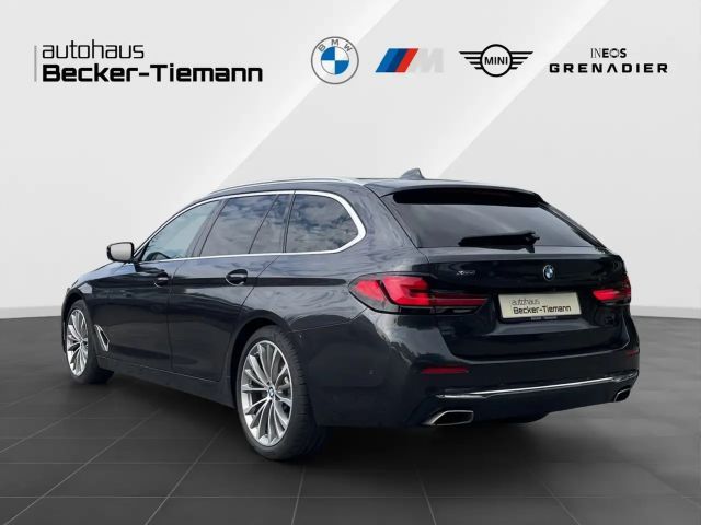 BMW 530 530d Luxury Line Touring xDrive