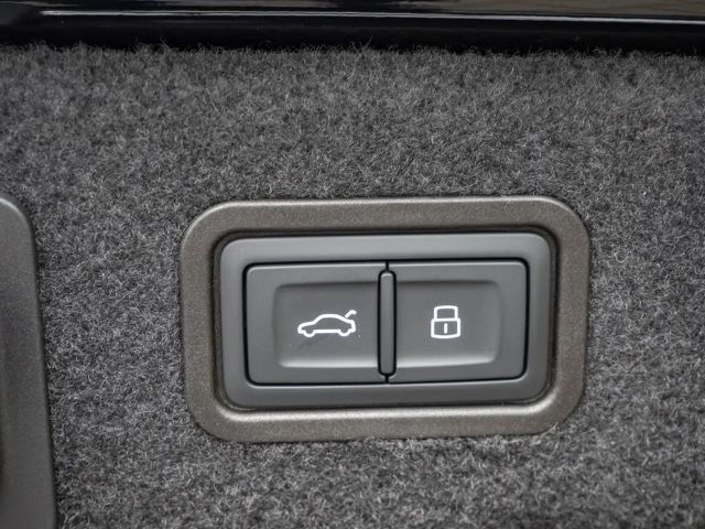 Audi S8 TFSI MATRIX PANO STANDHZ TV B&O