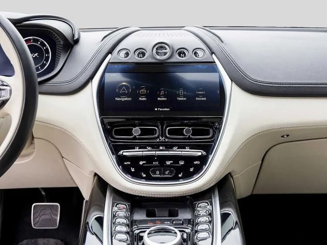 Aston Martin DBX - Magnetic Silver -