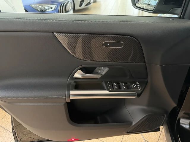 Mercedes-Benz GLA 200 AMG Line GLA 200 d