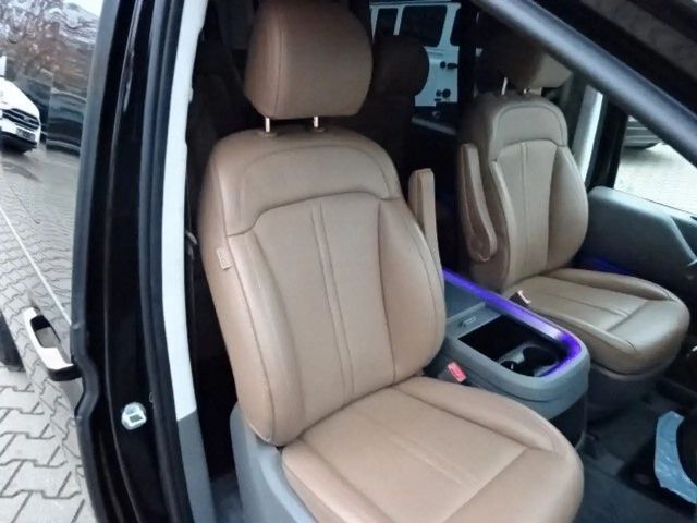 Hyundai Staria Signature Vierwielaandrijving