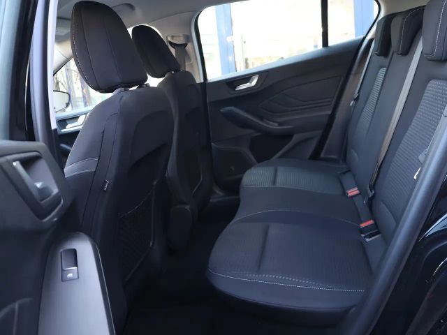 Ford Focus Cool & Connect