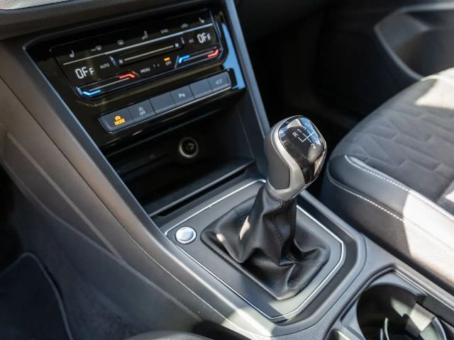 Volkswagen Touran Goal 1.5TSI Navi RFK ACC SHZ PDC 7-Sitzer