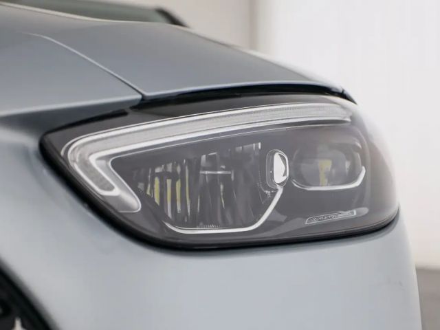 Mercedes-Benz C 200 C 200 d Sedan