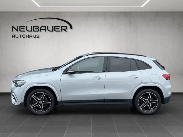 Mercedes-Benz GLA 220 4MATIC AMG Line GLA 220 d