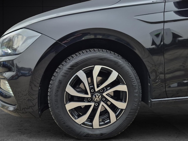 Volkswagen Polo Polo TSI Active Navi Climatronic PDC SH LM