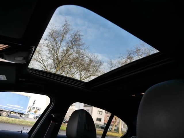 BMW 330 330e M-Sport Sedan xDrive