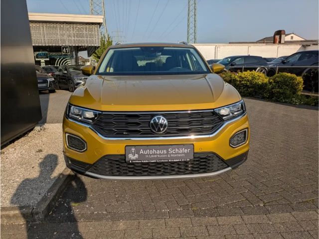 Volkswagen T-Roc Active Navi LED ACC SHZ Temp El. Heckklappe Apple