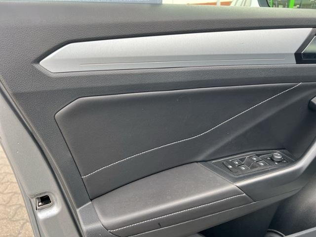 Volkswagen T-Roc 1.0 TSI Plus