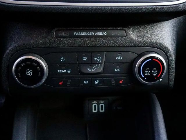 Ford Focus Cool & Connect