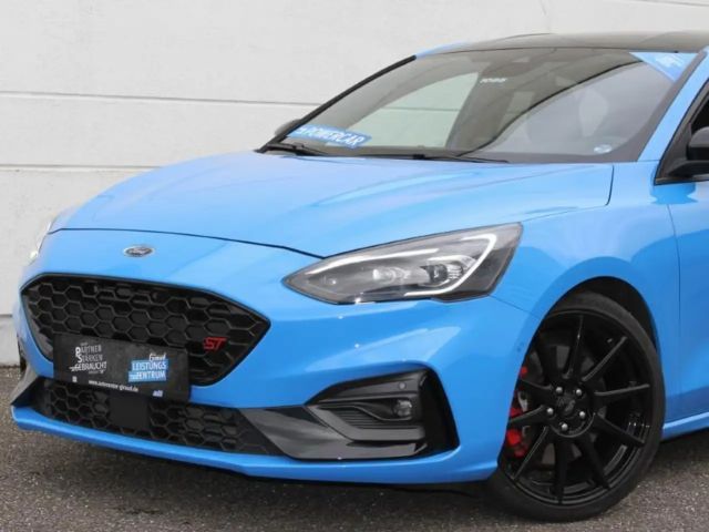 Ford Focus EcoBoost ST Line