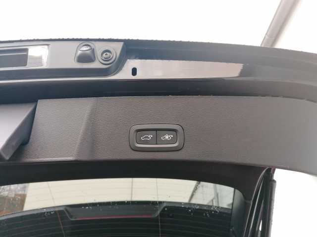 Volvo XC40 R-Design Recharge