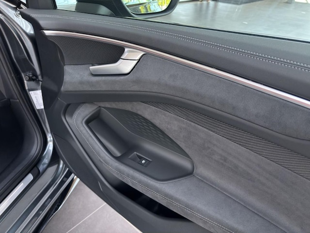 Audi A6 Avant Quattro S-Tronic