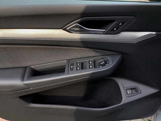 Volkswagen Golf 1.5 TSI DSG Life Variant