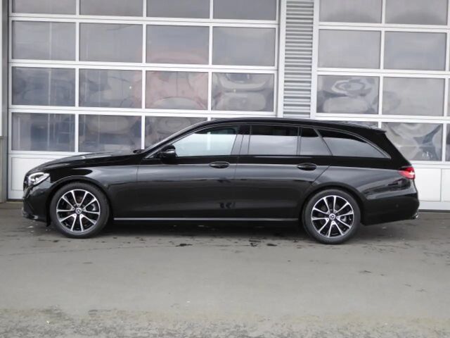 Mercedes-Benz E 220 AVANTGARDE E 220 d Estate