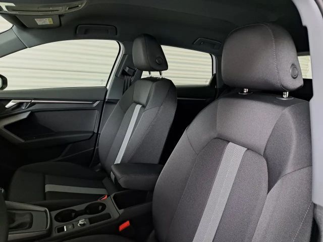 Audi A3 30 TFSI Sedan