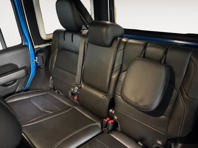 Jeep Wrangler Sahara