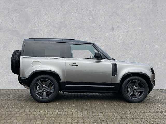 Land Rover Defender Dynamic SE