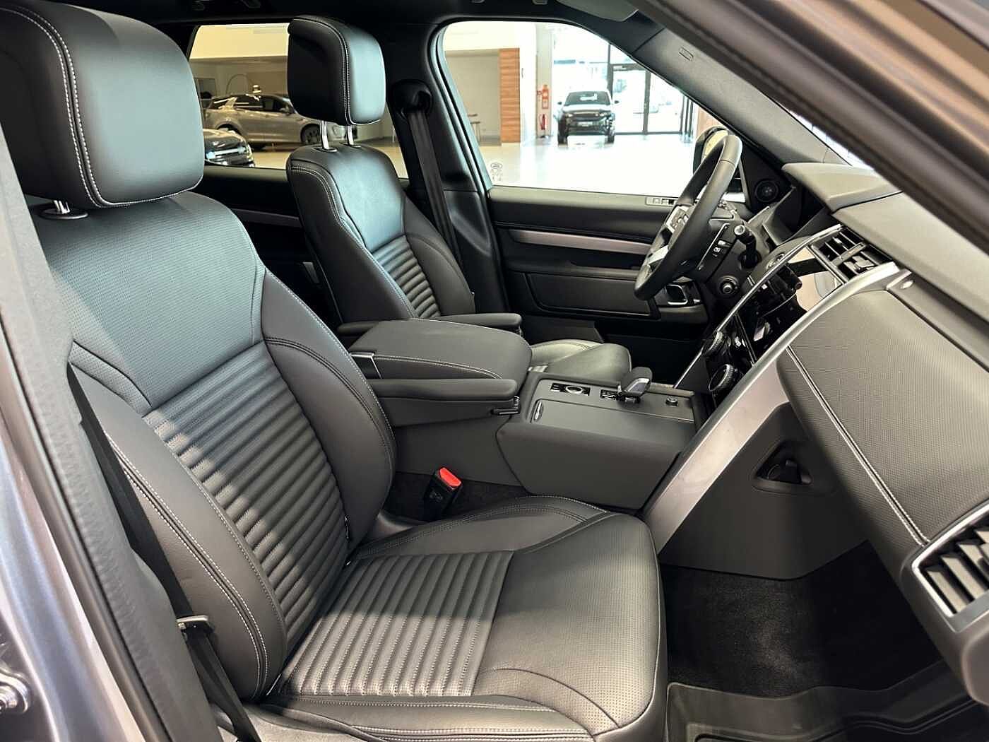 Land Rover Discovery D300 Dynamic SE