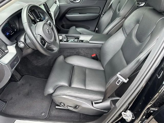 Volvo XC60 Dark Plus