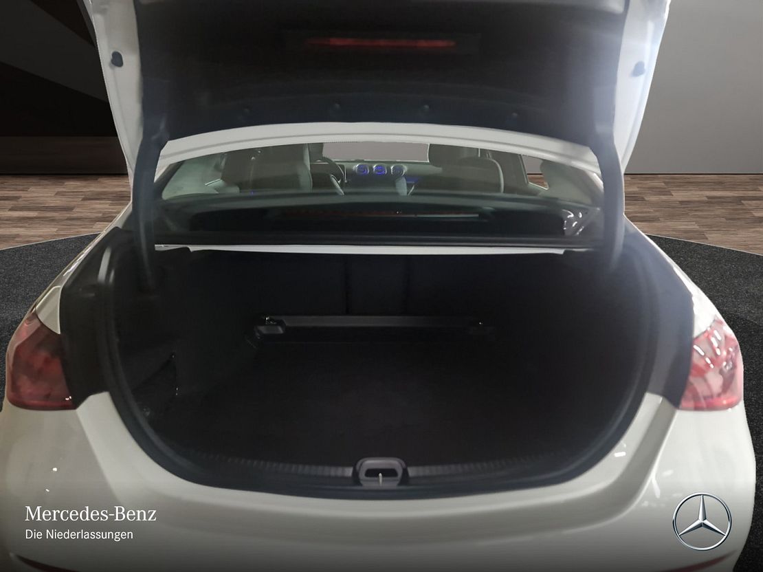 Mercedes-Benz C 180 AMG Line Sedan