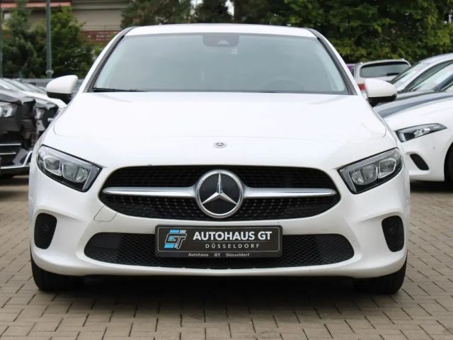 Mercedes-Benz A 180 A 180 d