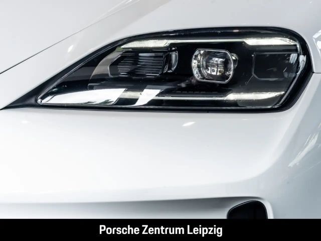 Porsche Taycan 4 Cross Turismo