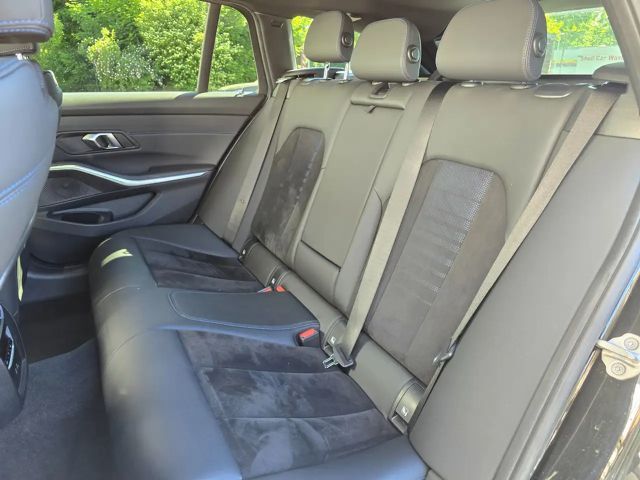 BMW 320 320d M-Sport Touring